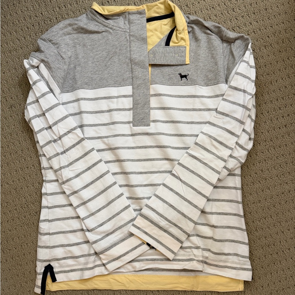 The Black Dog womens size Large pull over